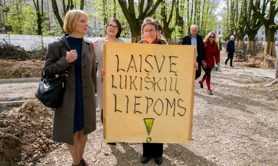 Rekonstruojama Lukiškių aikštė iš arti