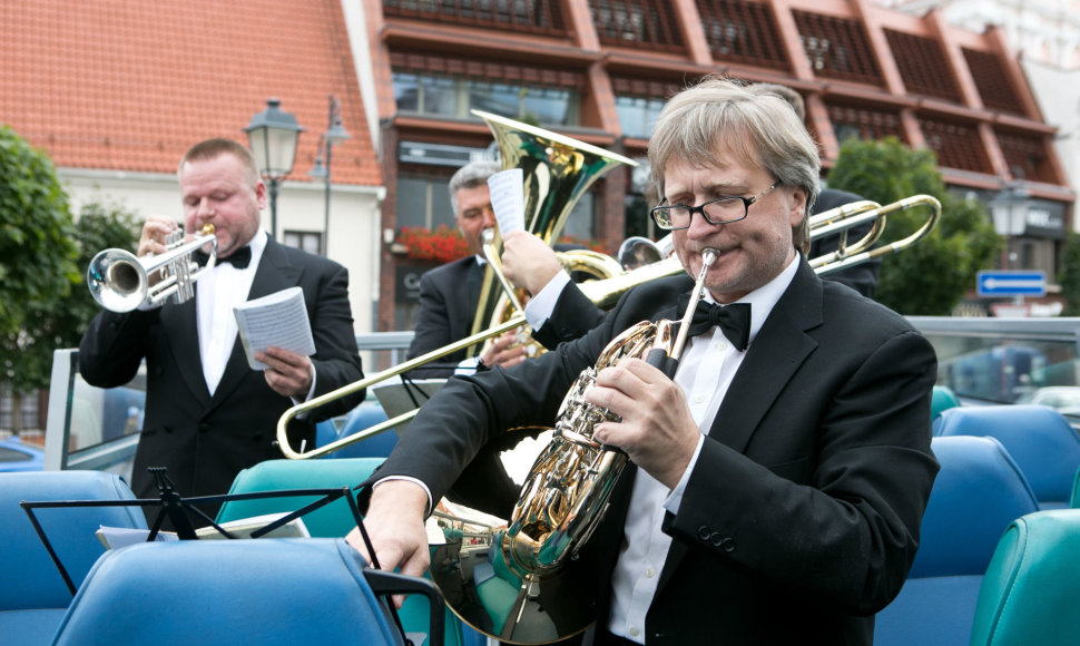 Lietuvos valstybinis simfoninis orkestras naująjį sezoną pradėjo muzikine ekskursija po Vilnių