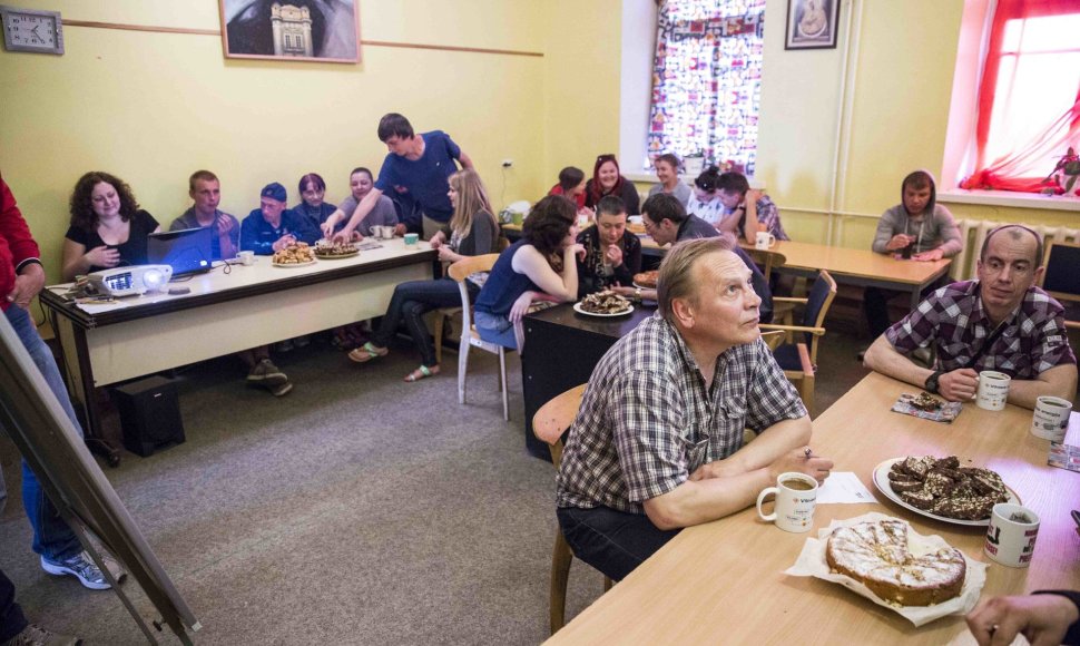 Pyragų diena „Caritas“ laikinuosiuose namuose