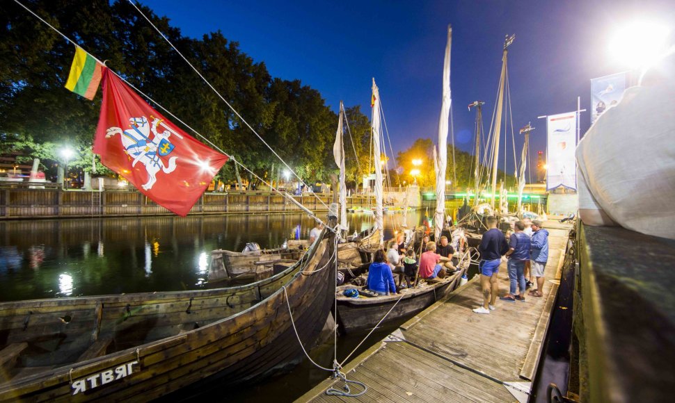 Klaipėdoje sutikta 15 istorinių laivų flotilė