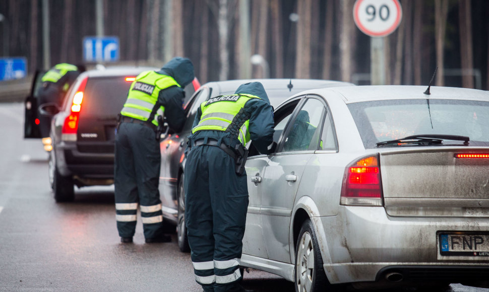 Rytinis kelių policijos reidas