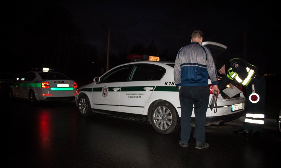 Neblaivus krovininio automobilio vairuotojas