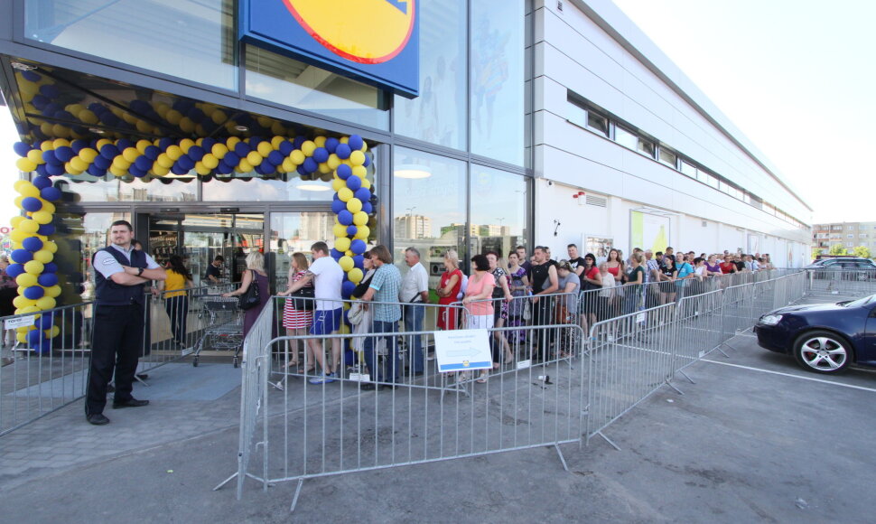 Po darbo prie &bdquo;Lidl&ldquo; vėl eilės