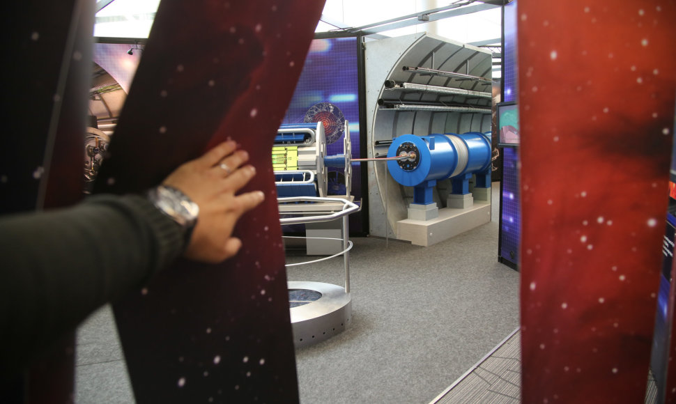 CERN paroda „Accelerating Science“