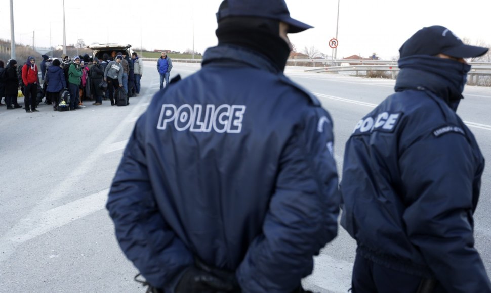 Policija sulaiko migrantų grupę