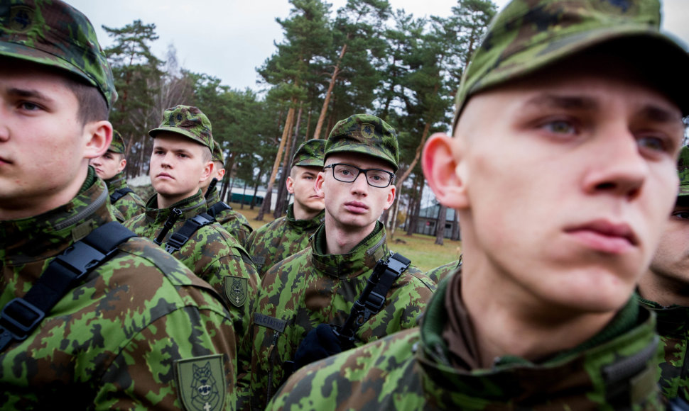 Šauktinių kasdienybė: kareivinės ir rikiuotės