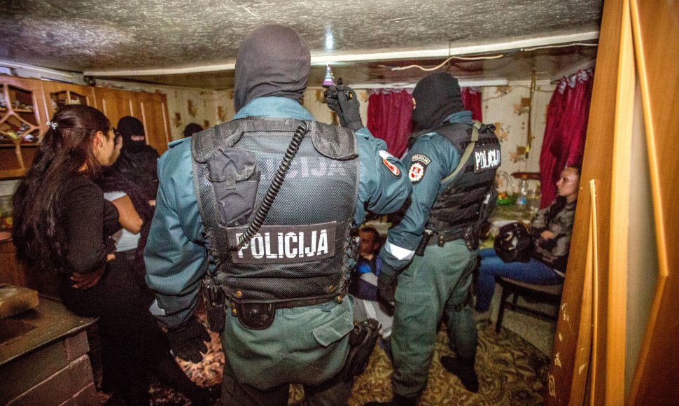 Kriminalinė policija čigonų tabore