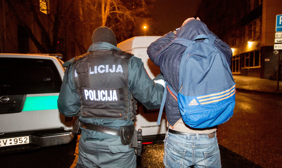 Policijos reidas Vilniaus naktiniame bare ieškant narkotikų