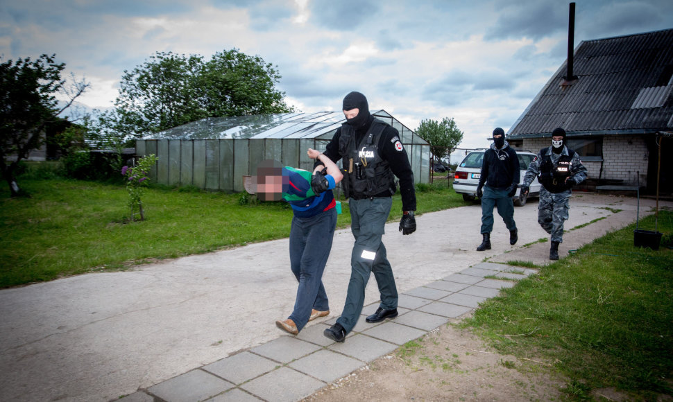 Policijos pareigūnai krečia įtariamųjų namus Šalčininkų rajone