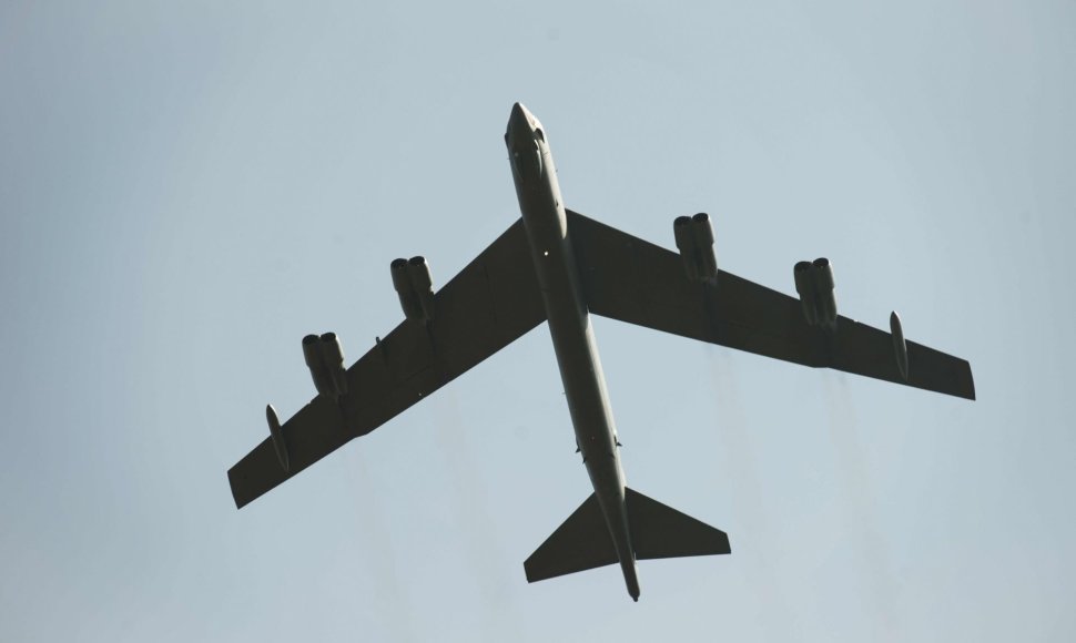 B-52 bombonešis