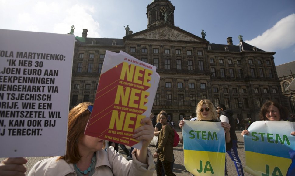 Agitacija ir protestai artėjant referendumui Nyderlanduose