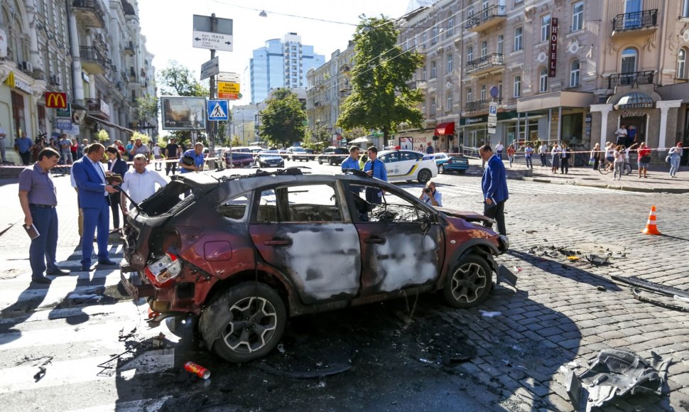 Kijevo centre sprogus automobiliui žuvo žurnalistas Pavelas Šeremetas
