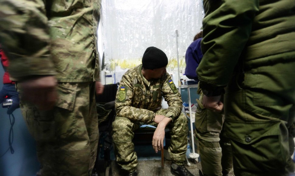 Rytų Ukrainoje nesiliaujant susirėmimams Kijevas prašo pagalbos kovoje su Rusija