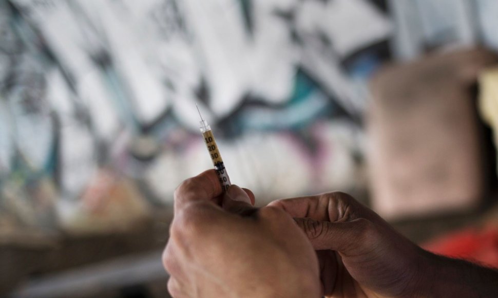 Filadelfijos Kensingtono rajone įsikūrusi heroiną vartojančių narkomanų stovykla