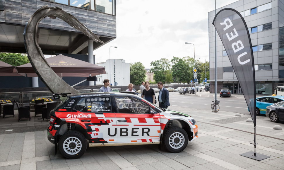 \"Uber\" automobilis Vilniuje