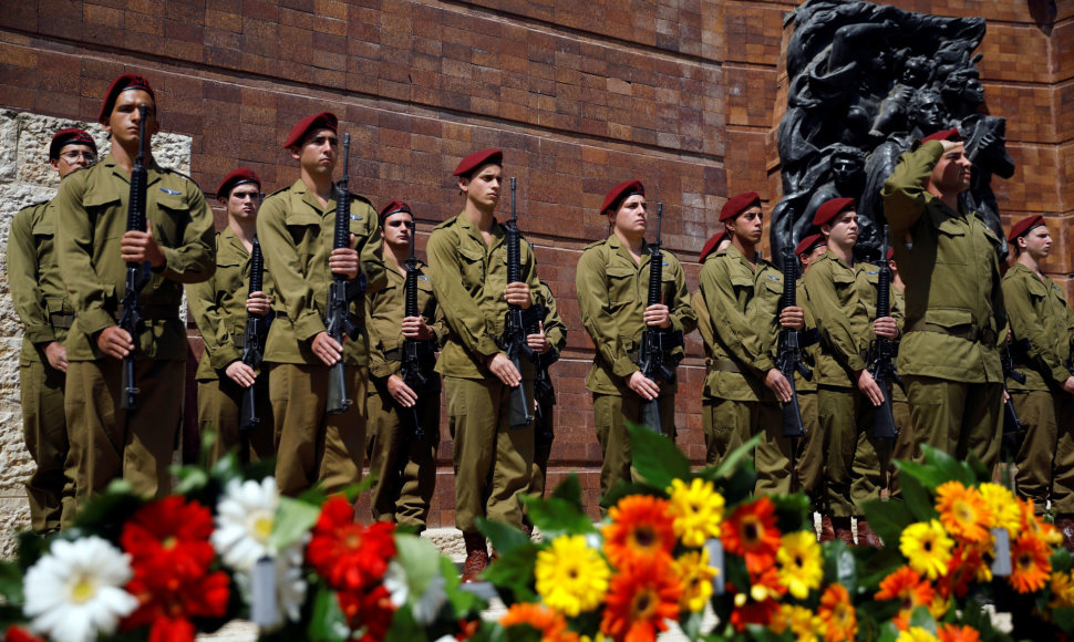 Izraelio kariai pagerbė genocido aukas. 