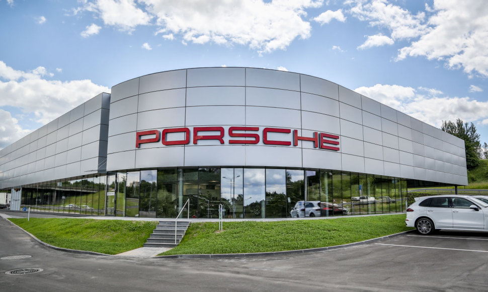 „Porsche“ salonas Vilniuje