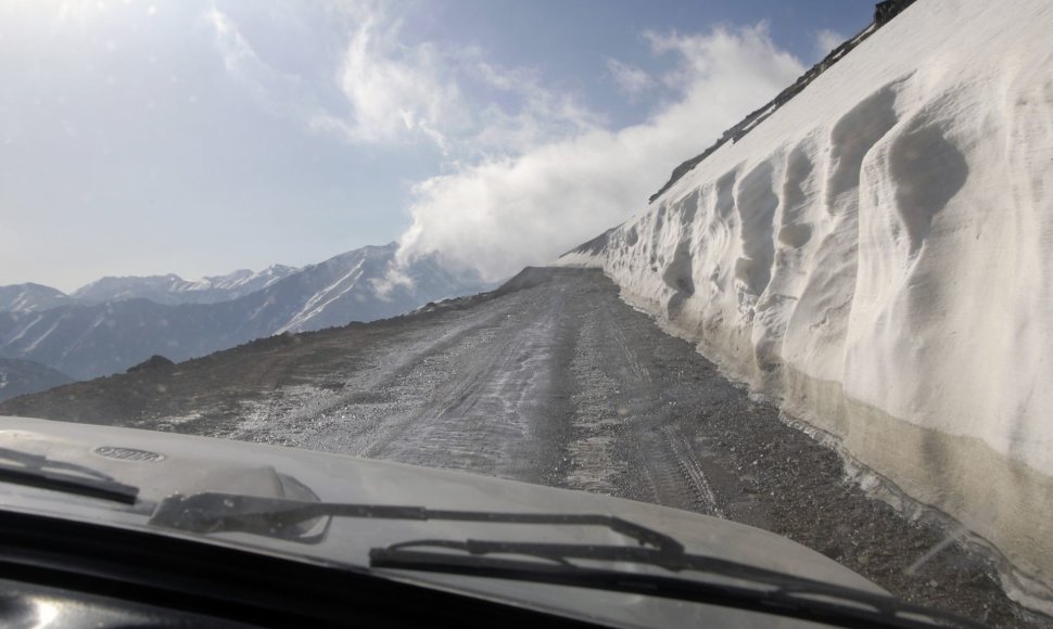 Sniego lavinų pavojus visada tyko Tadžikistano kalnuose