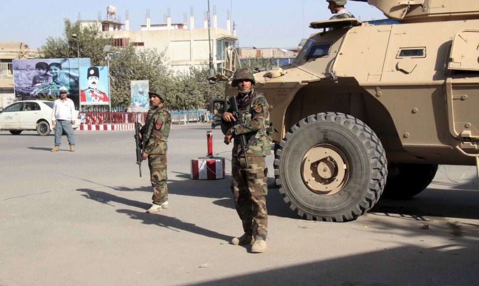 Afganistano kariai bando blokuoti kelią prie Kandūzo
