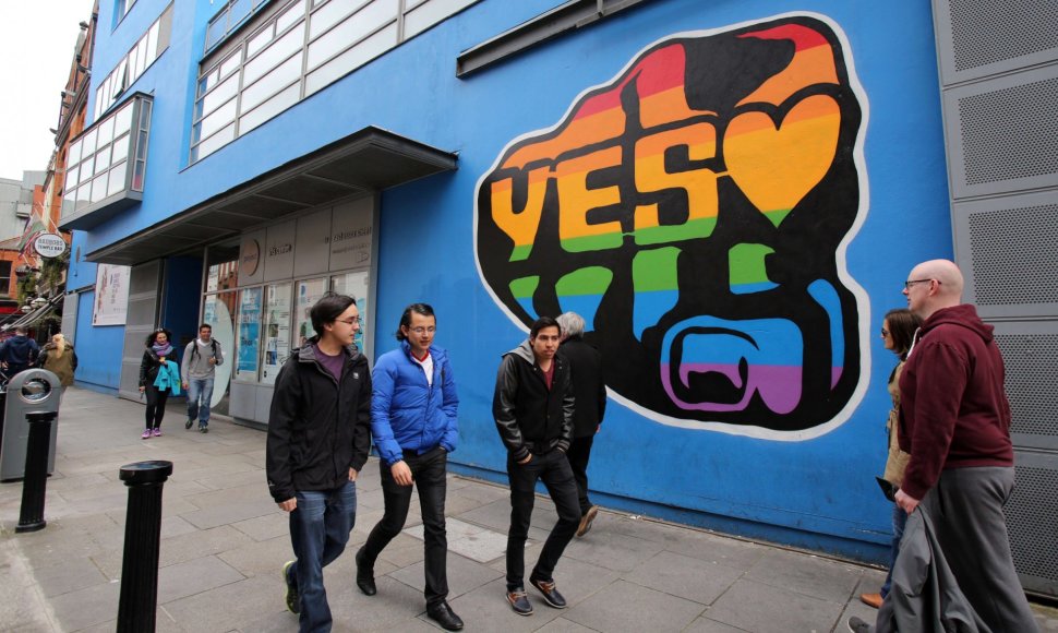 Airija balsuoja dėl tos pačios lyties santuokų įteisinimo.