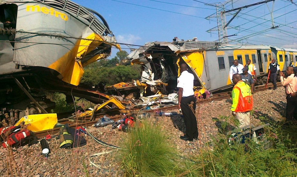 Traukinių avarijos nėra retas reiškinys Pietų Afrikos Respublikoje.