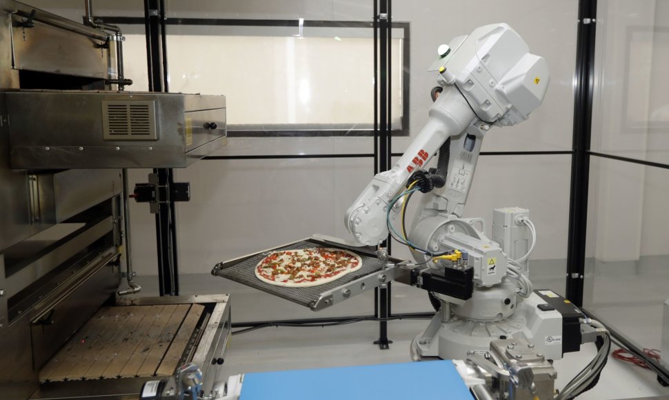 Picą gaminantis robotas