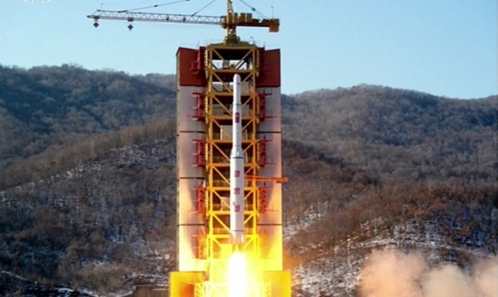 Šiaurės Korėja demonstruoja savo karinę galią