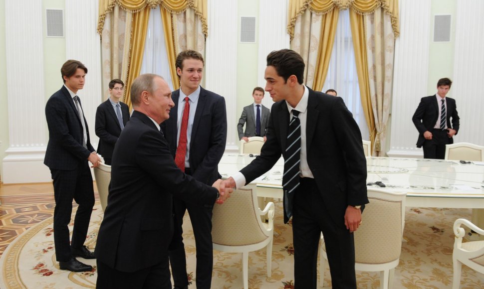 V.Putinas priėmė svečius iš elitinės Itono kolegijos