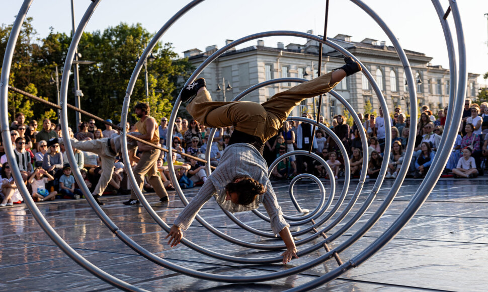 Gatvės menų festivalis SPOT: „Ripple“ pasirodymas
