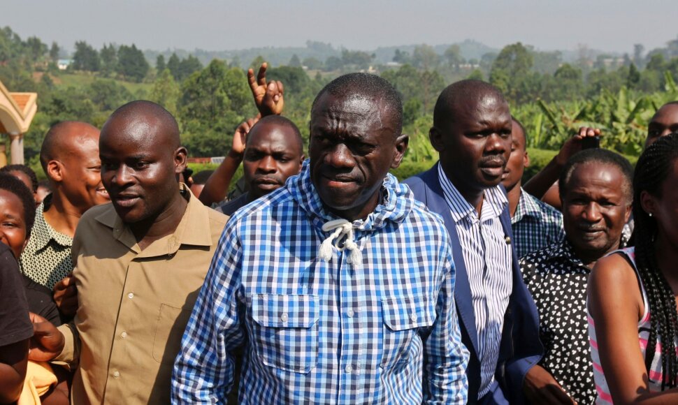 Kizza Besigye