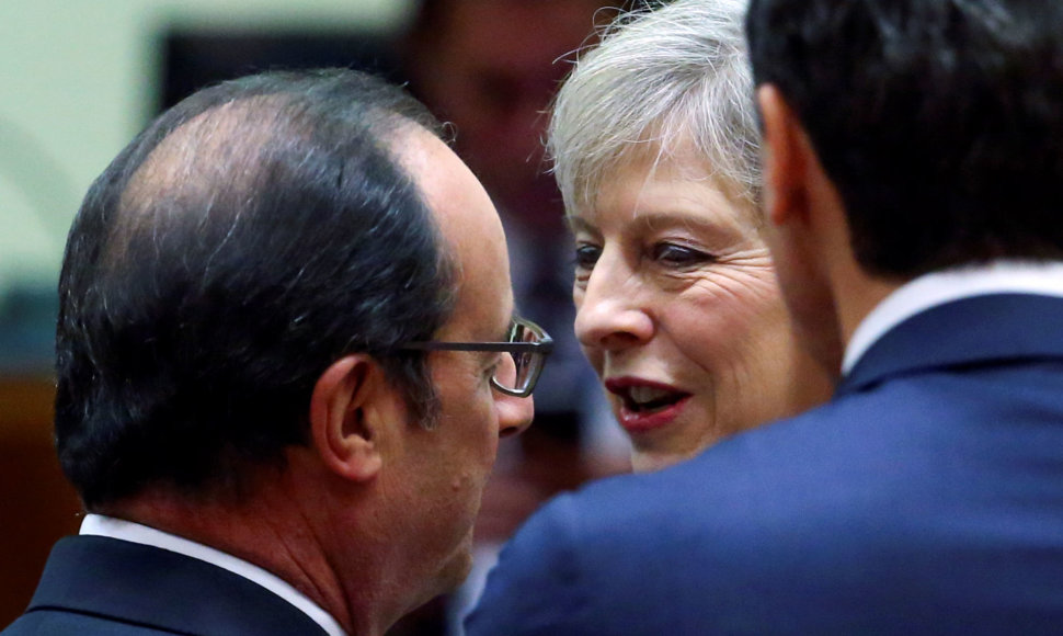 Francois Hollande'as ir Theresa May