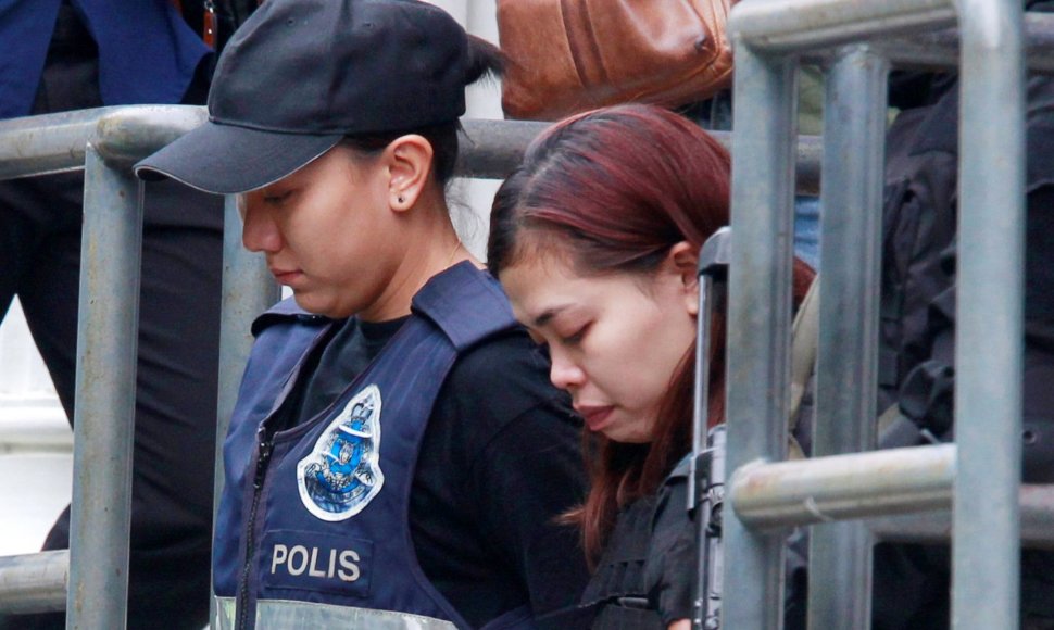 Indonezietė Siti Aishah atvedama į teismo salę