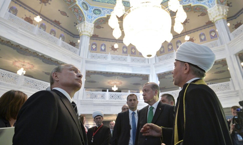 Vladimiras Putinas mečetės atidaryme