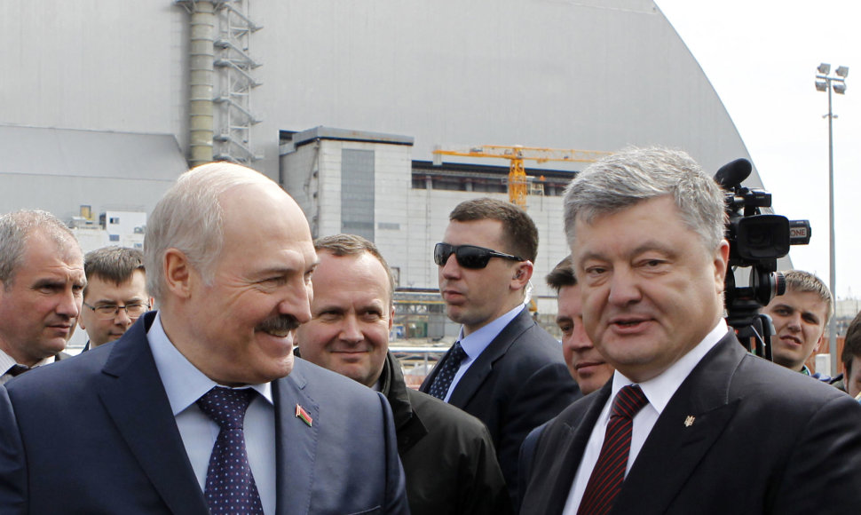 Petro Porošenka ir Aliaksandras Lukašenka mini 31-ąsias Černobylyje tragedijos metines.