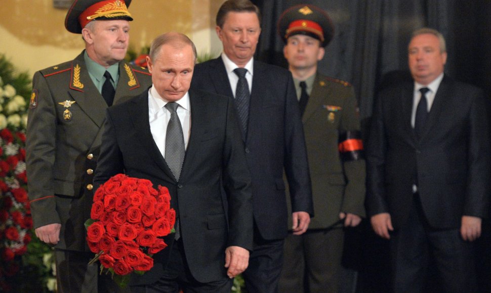 Į J.Primakovo laidotuves atvyko ir Vladimiras Putinas.