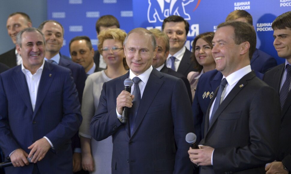 Vladimiras Putinas, Dmitrijus Medvedevas ir „Vieningosios partijos“ elitas