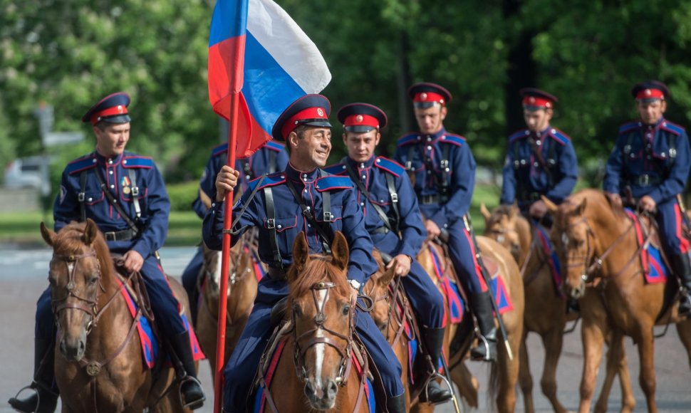 Grupė Rusijos kazokų pradėjo raitelių žygį į Berlyną iš Maskvos