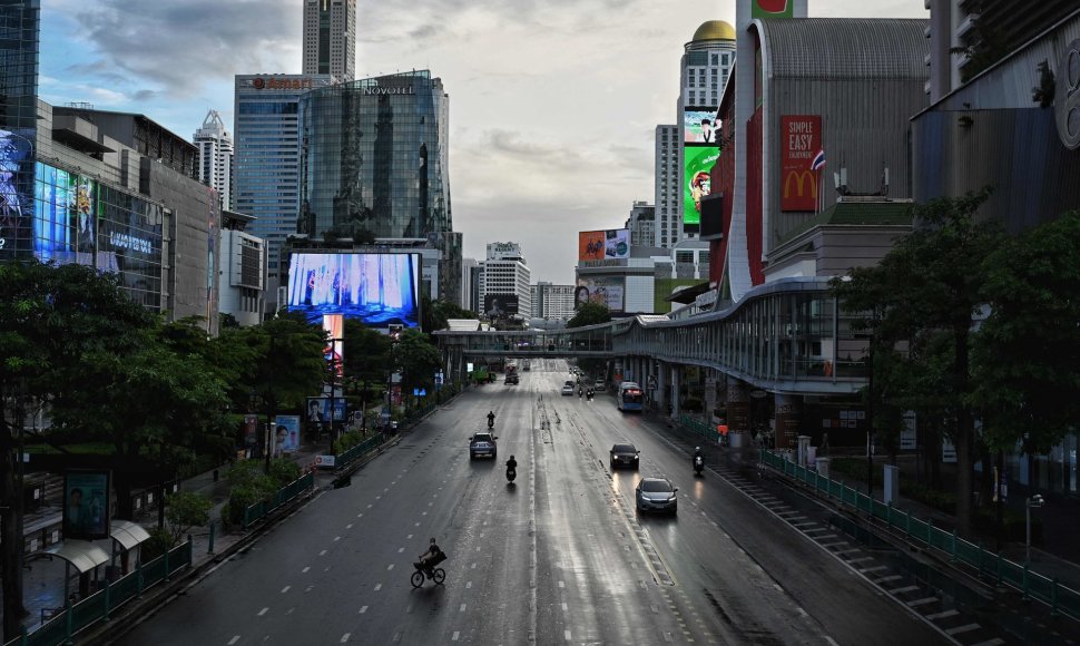 Tailando sostinėje naujai įvesti su COVID-19 susiję apribojimai ir komendanto valanda