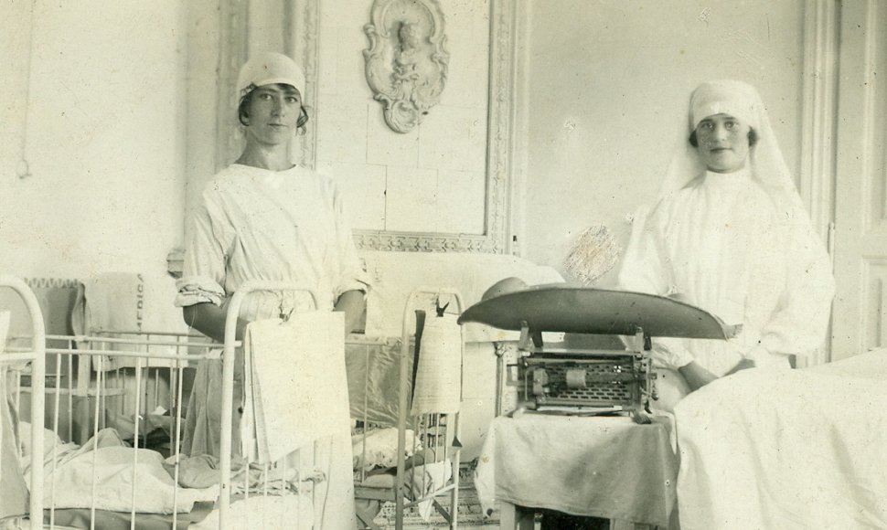 Gimdymas ligoninėje, 1927 m