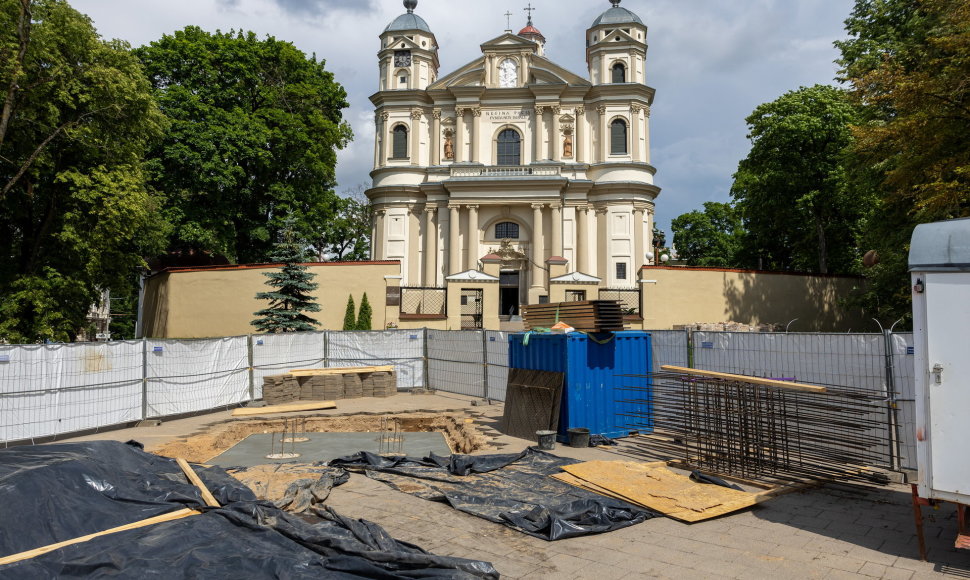 Prie Šv. Apaštalų Petro ir Povilo bažnyčios atkuriama istorinė koplytėlė