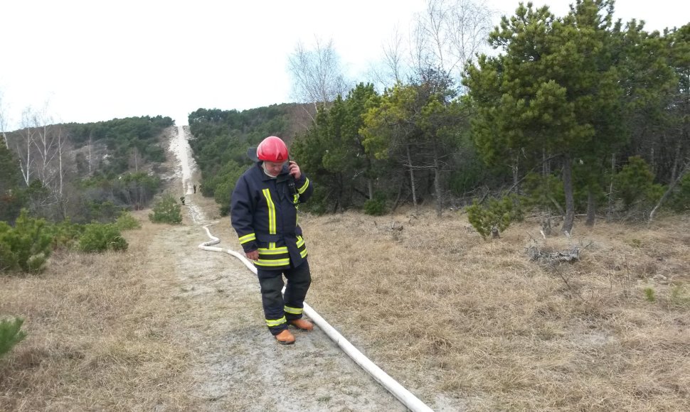 Ketvirtadienį Kuršių nerijoje surengtos pratybos, tikrinta, kaip veikia priešgaisrinės sistemos.