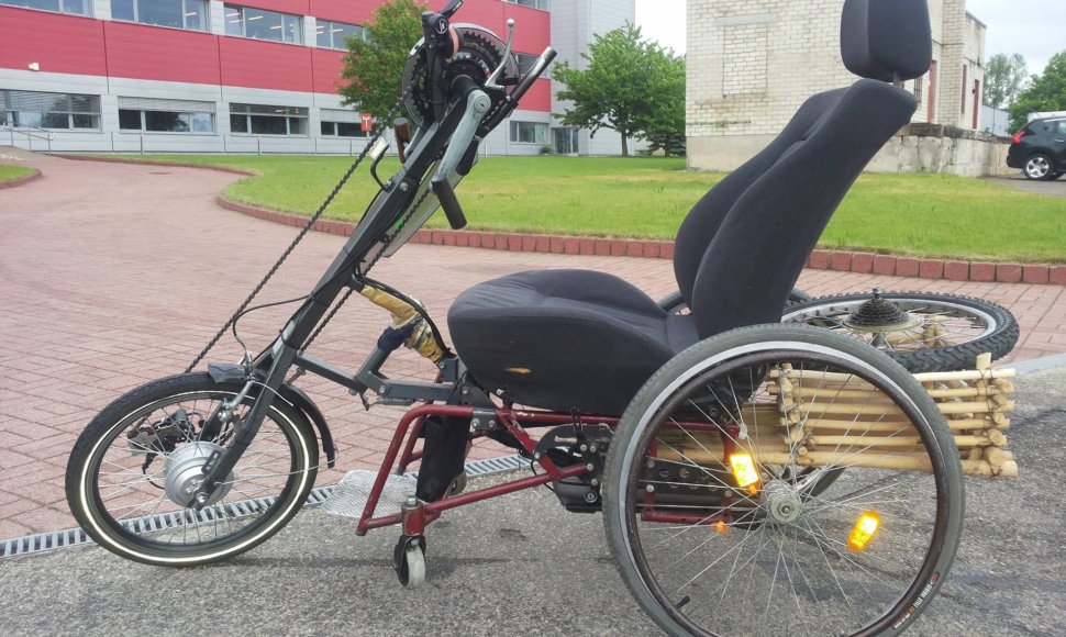 Neįgaliojo vežimėlis tapo elektriniu