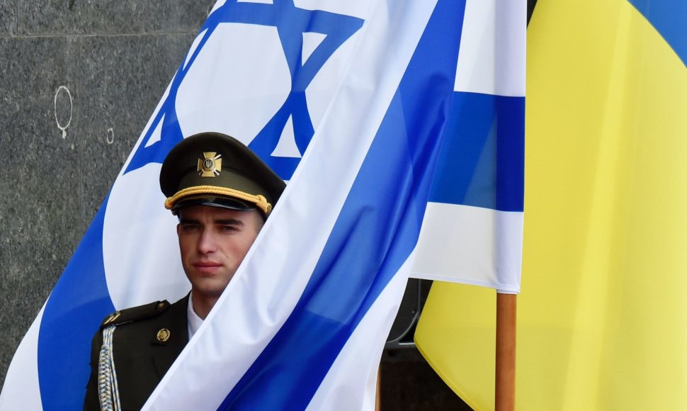 Ukrainos kareivis per 75-ąsias masinių žydų žudynių metines