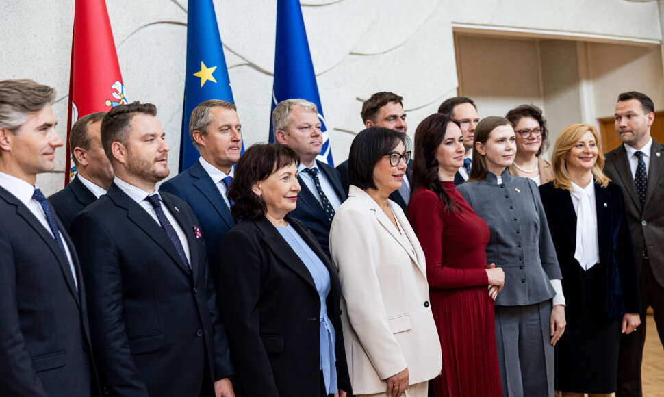 Naujosios sudėties vyriausybė susirinko į pirmąjį posėdį