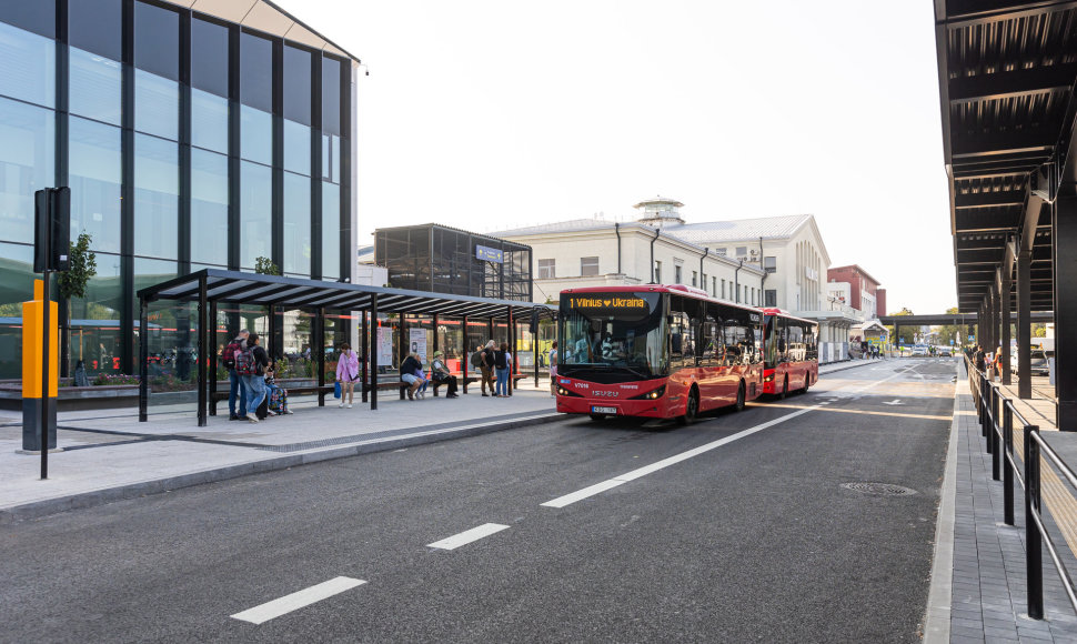 Atverta Vilniaus oro uosto centrinė aikštė