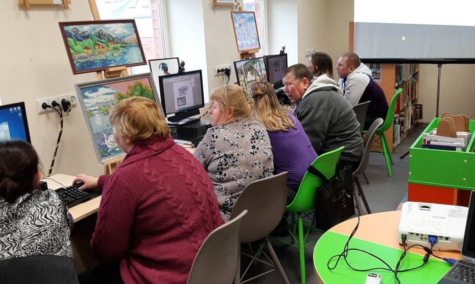 Mokymų dalyviai Vilkijos miesto bibliotekoje