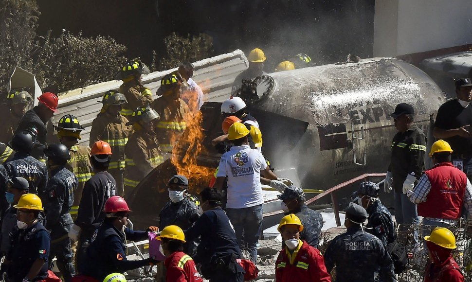 Meksikoje prie gimdymo namų sprogo dujos