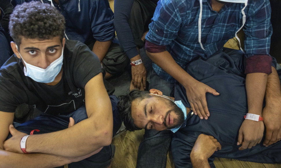 Migrantai Italijoje laukia valdžios sprendimo dėl galimybės išsilaipinti