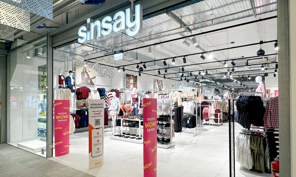 „Outlet Park“ įsikūrusi „Sinsay“ džiaugiasi sklandžia pradžia: kviečia pirkėjus mėgautis asortimentu bei žemomis kainomis
