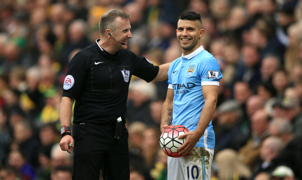 Rungtynių arbitras ir Sergio Aguero
